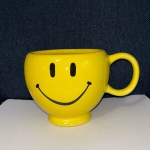 Yellow Smiley Face Teleflora Mug